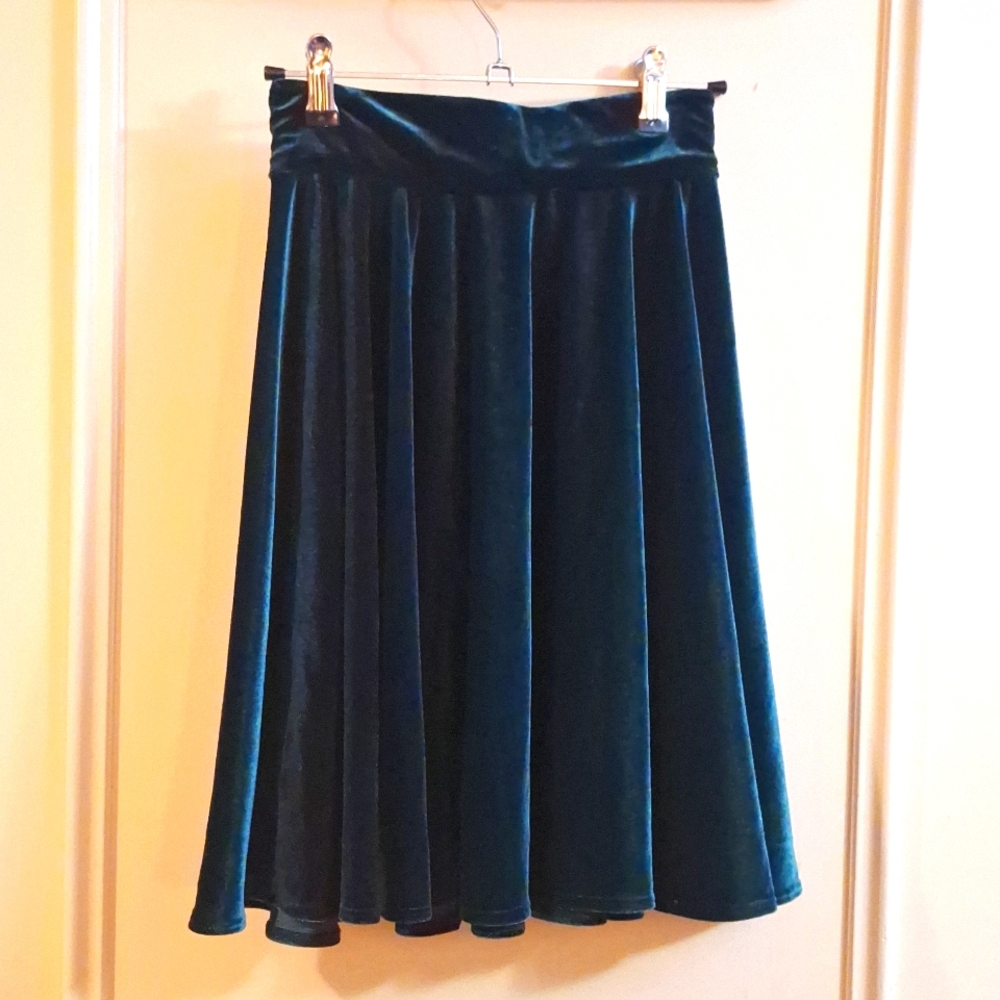 Pinup Couture Green Velvet skater skirt XS